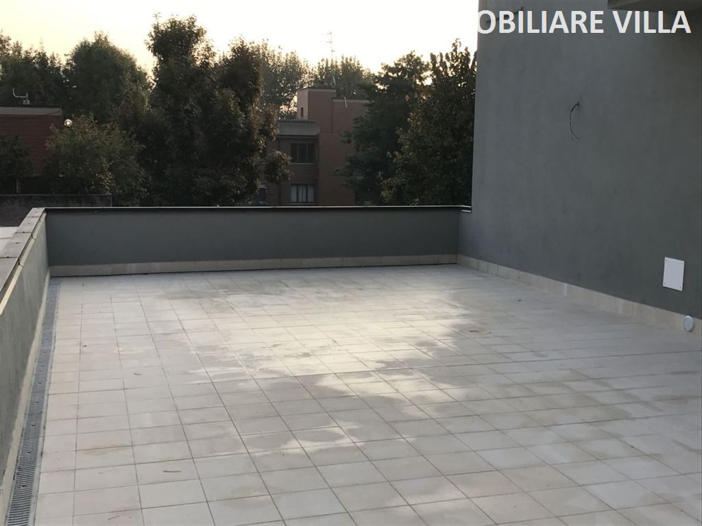Attico di tre locali con terrazzo al piano